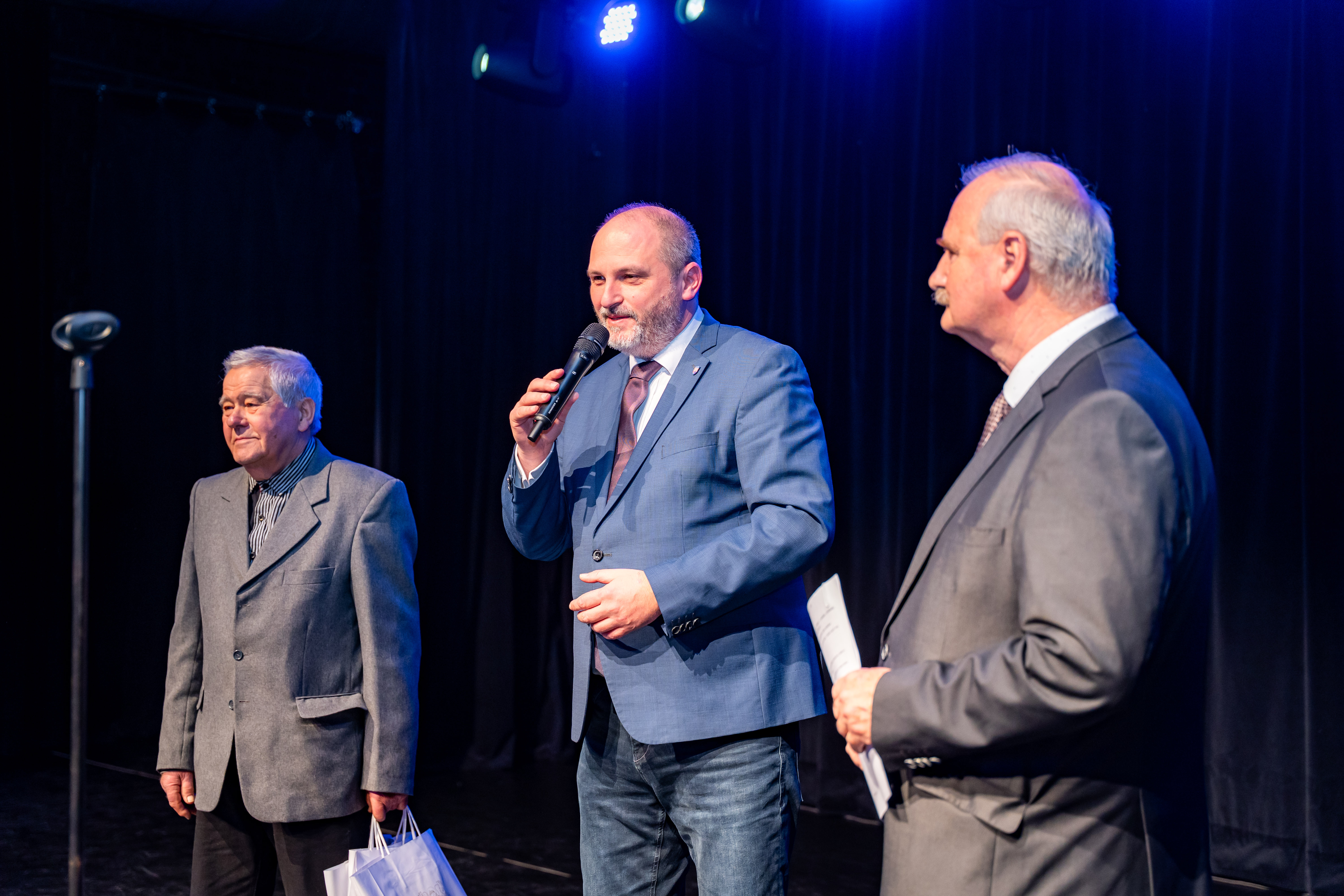 Vianocna seniorska hviezda -13